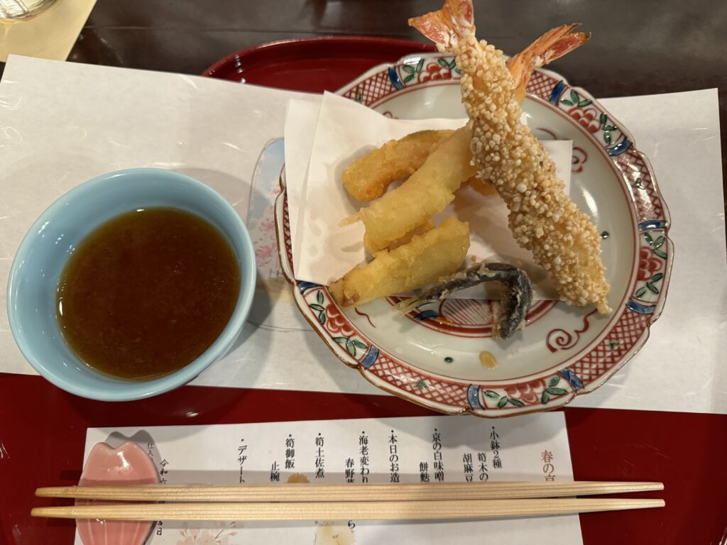 Picture of deep fried sesame shrimp and vegetables.